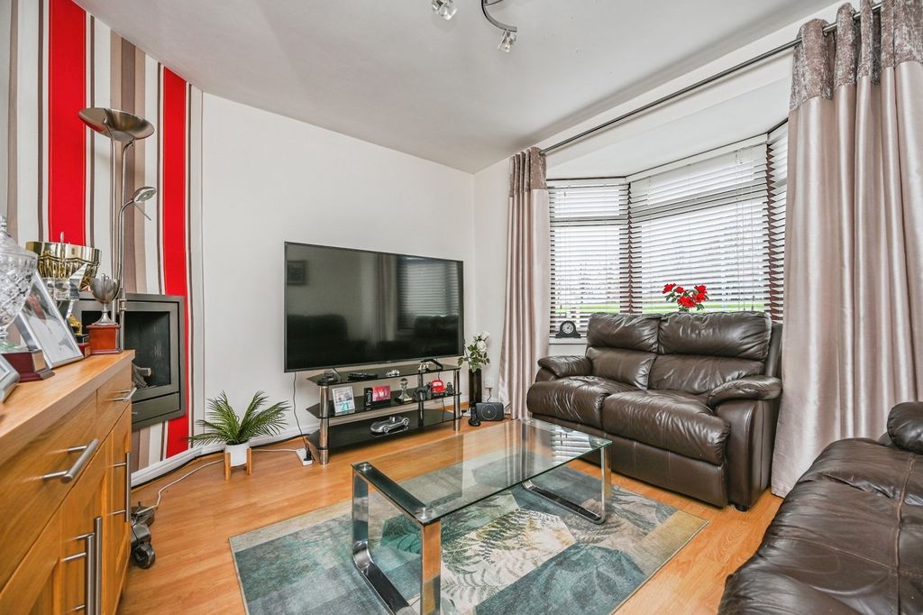 Property photo 2 of 16 Pbox-Img.Jpg