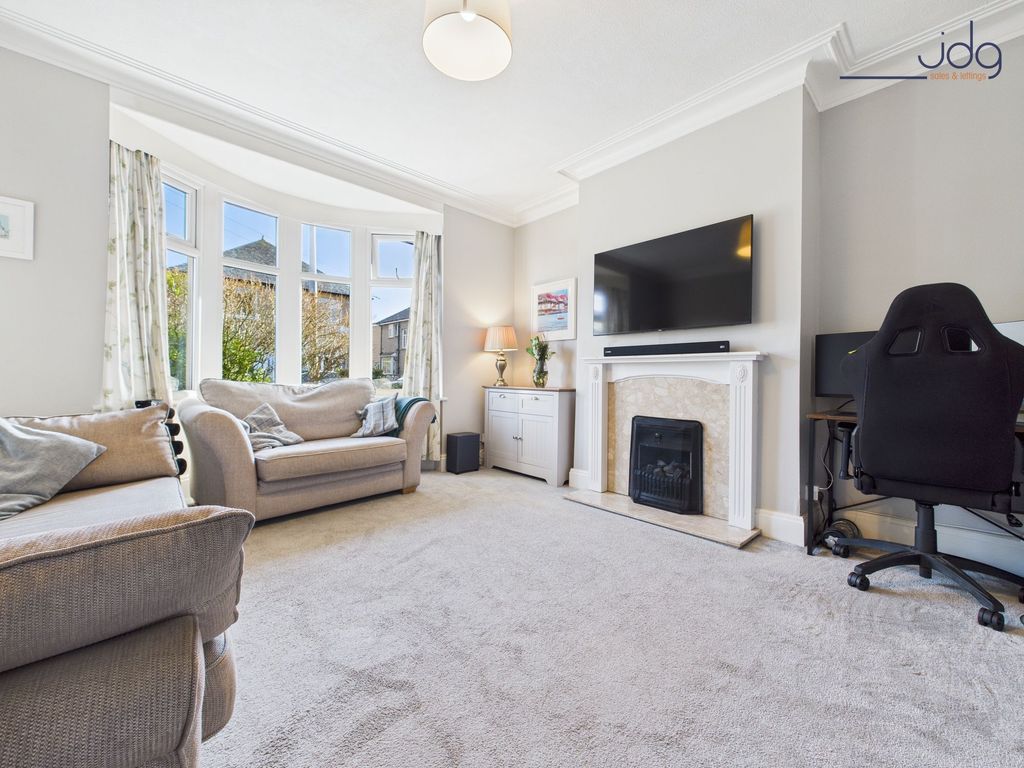 Property photo 3 of 20 Living Room