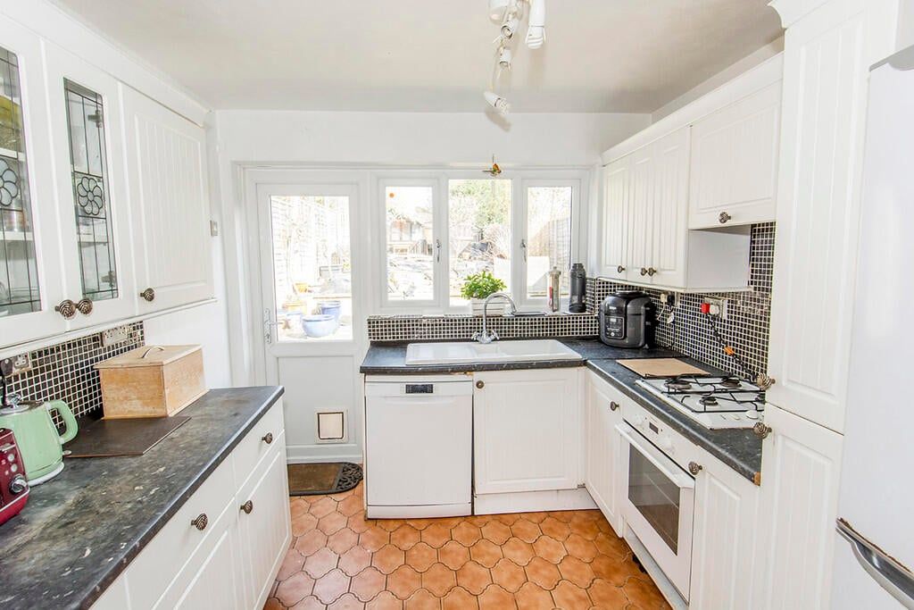 Property photo 2 of 18
