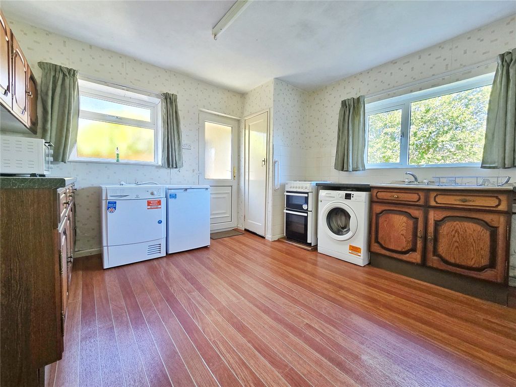 Property photo 3 of 16 Kitchen Dining Room