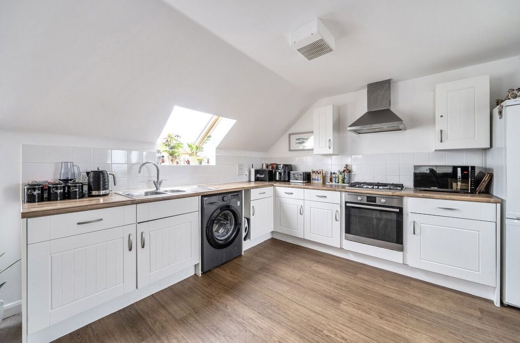 Property photo 3 of 20 1464102-8-6A0B4E8...