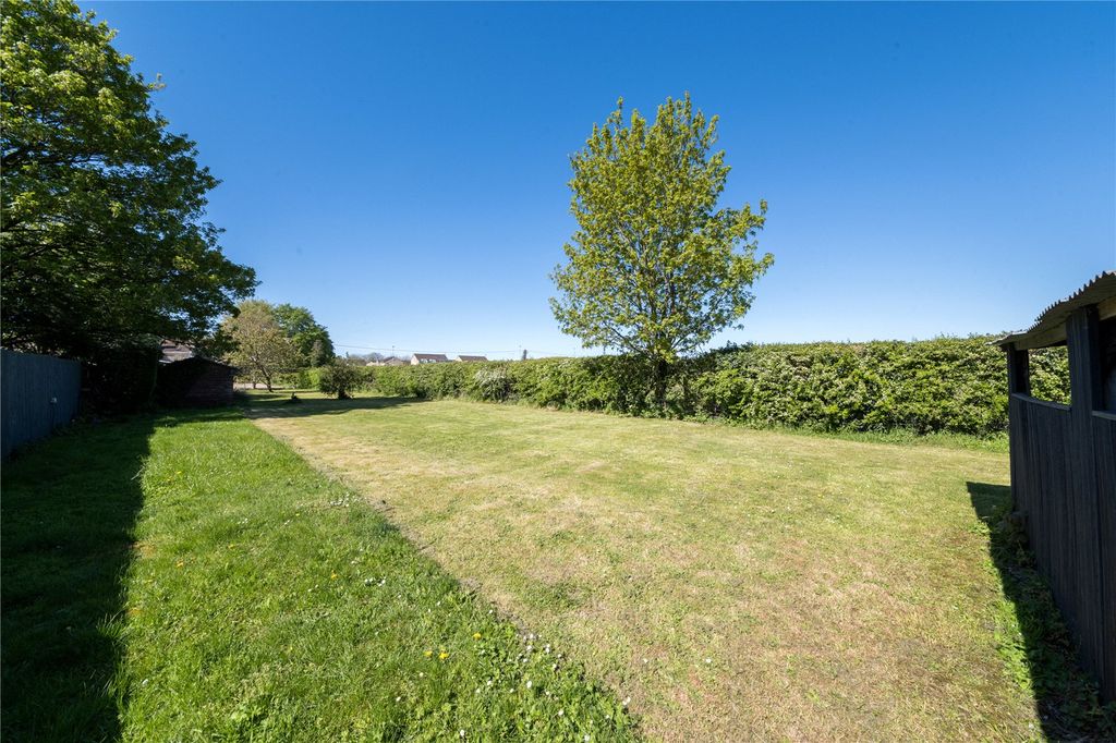 Property photo 2 of 19 Picture No. 33