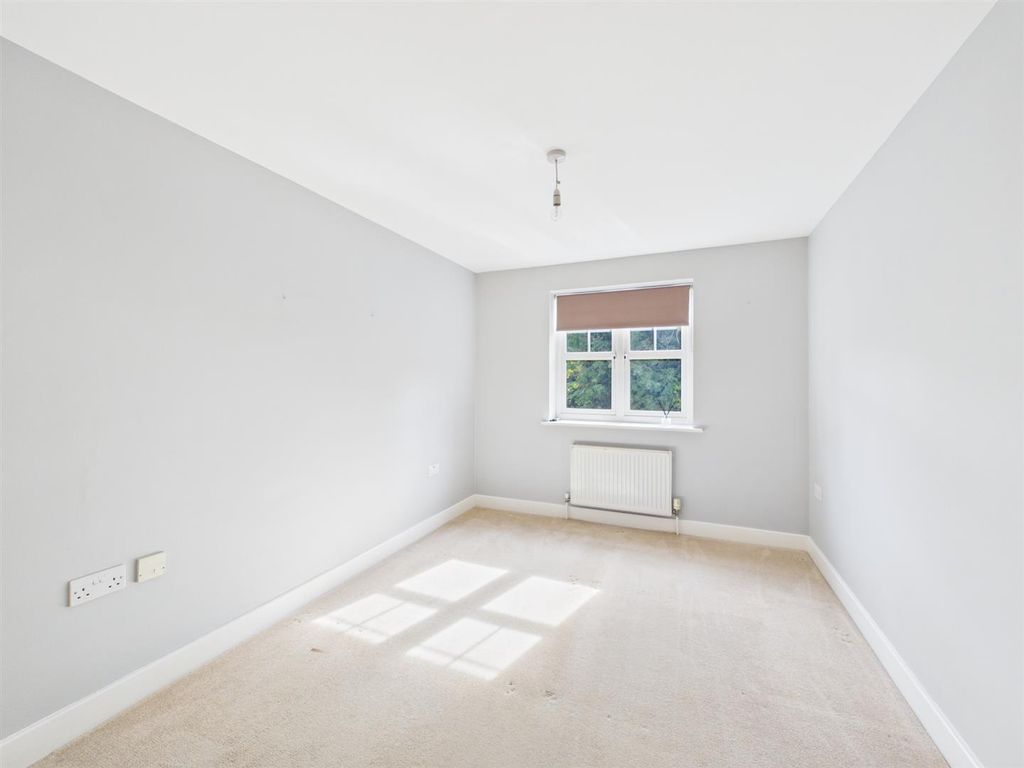 Property photo 2 of 10 Cam01563G0-Pr0345-Still002.Jpg