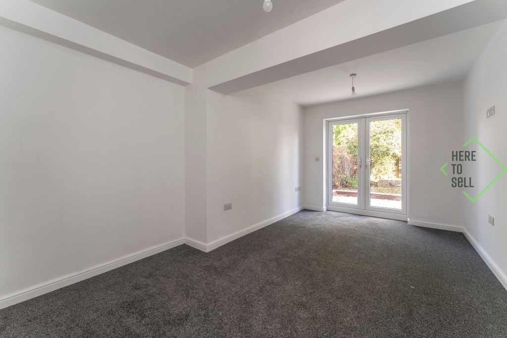 Property photo 2 of 15 Rosebery Gardens, London N8 8Sh (9)
