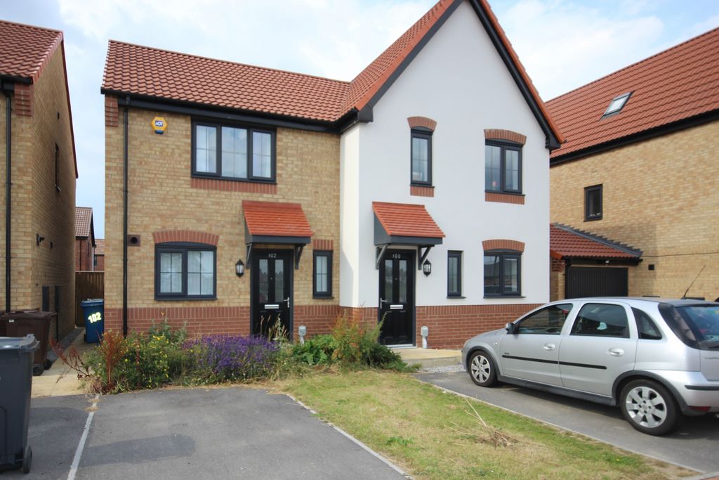 Property photo 1 of 11 Two Bedroom Semi-Detached House To Rent