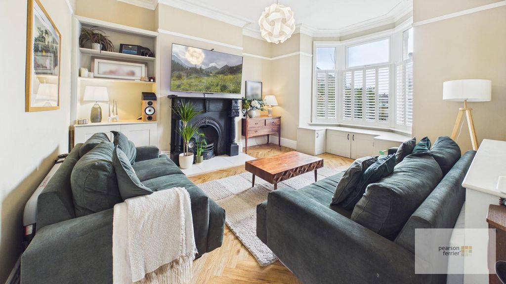 Property photo 2 of 25 Living Room