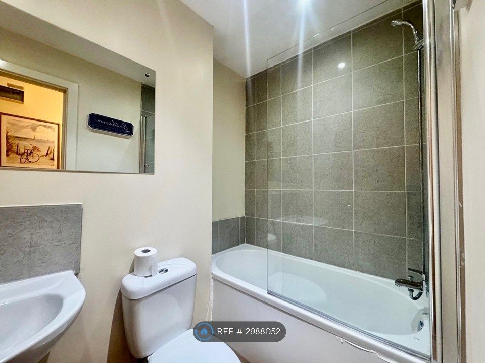 Property photo 3 of 35