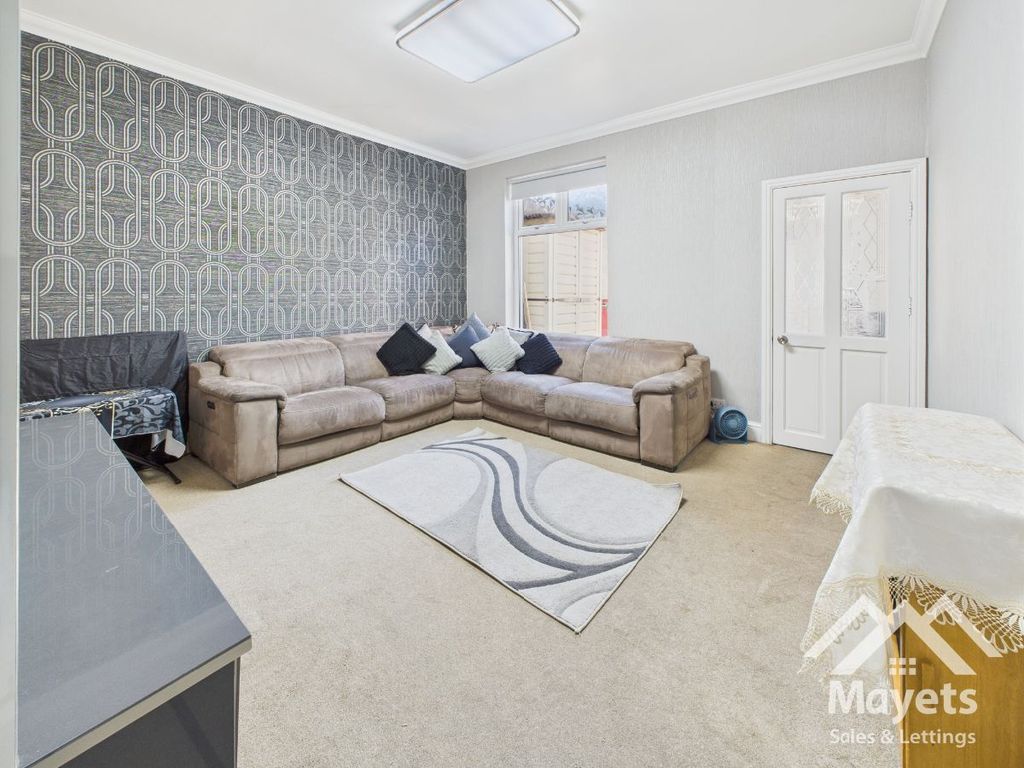 Property photo 2 of 19