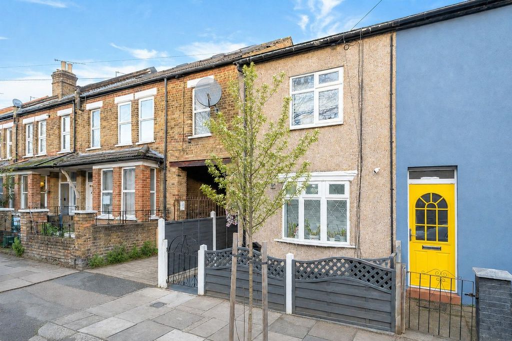 Property photo 1 of 12