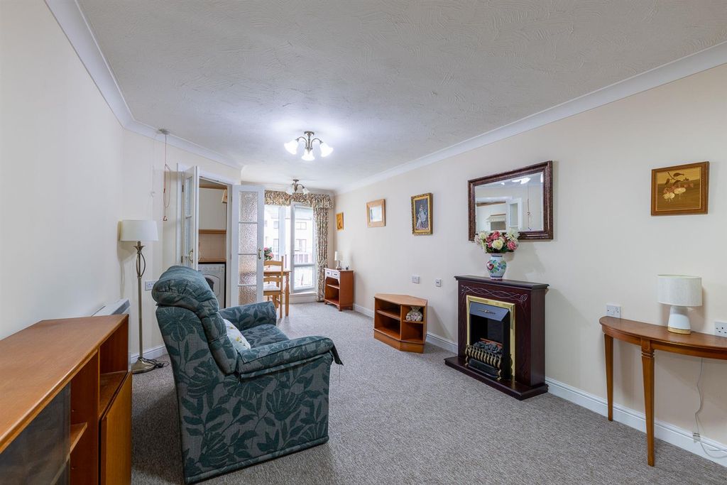 Property photo 2 of 12 201 Knights Court, Perth-11.Jpg