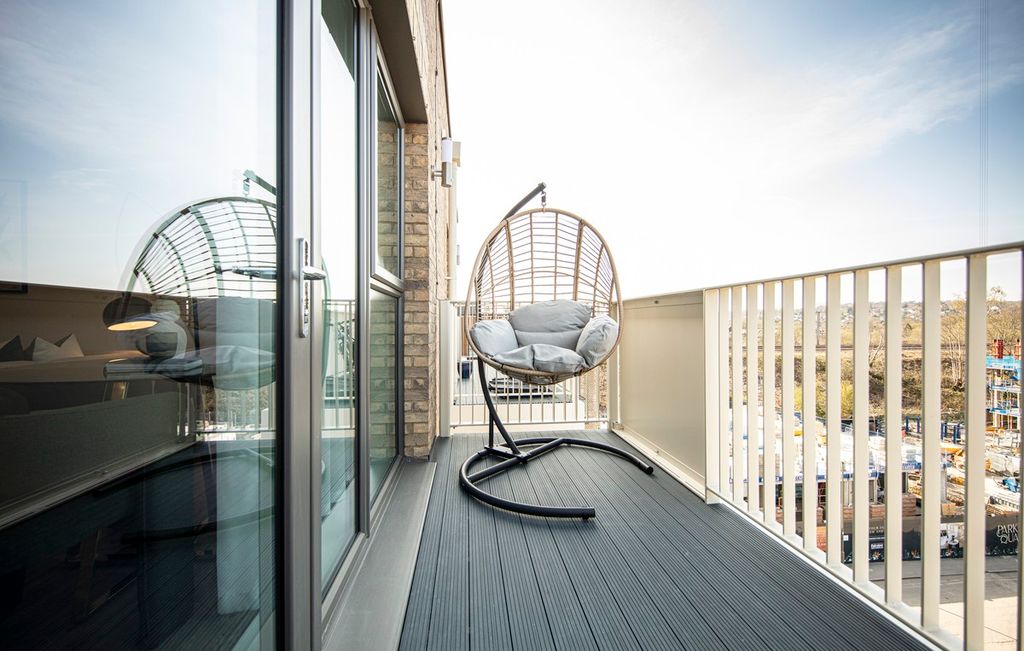 Property photo 2 of 6 Fairview New Homes - Zoopla -