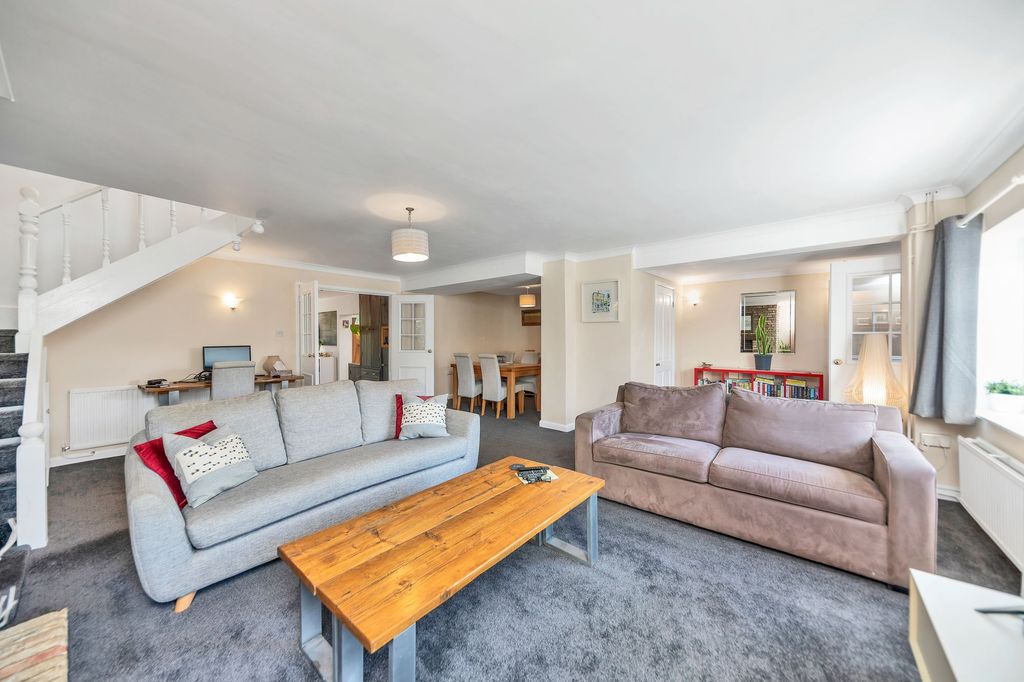 Property photo 3 of 20