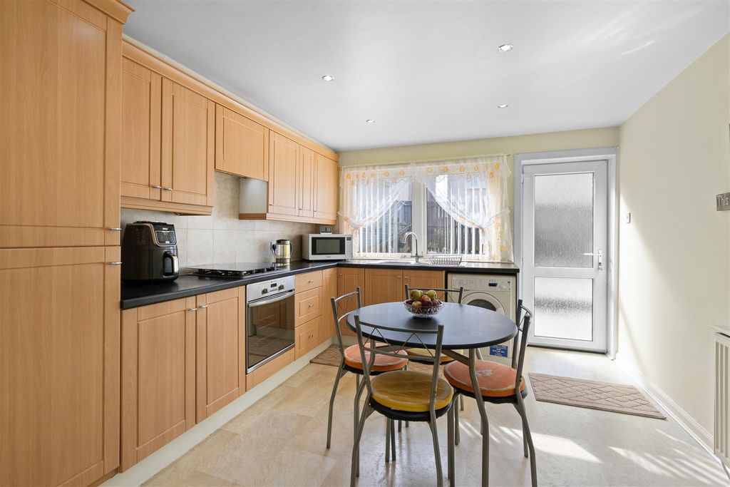 Property photo 3 of 27 6.Jpg