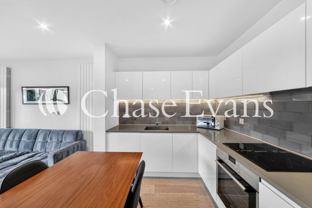 Property photo 2 of 14 Kitchen