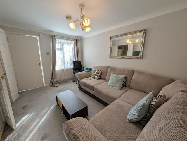 Property photo 3 of 4