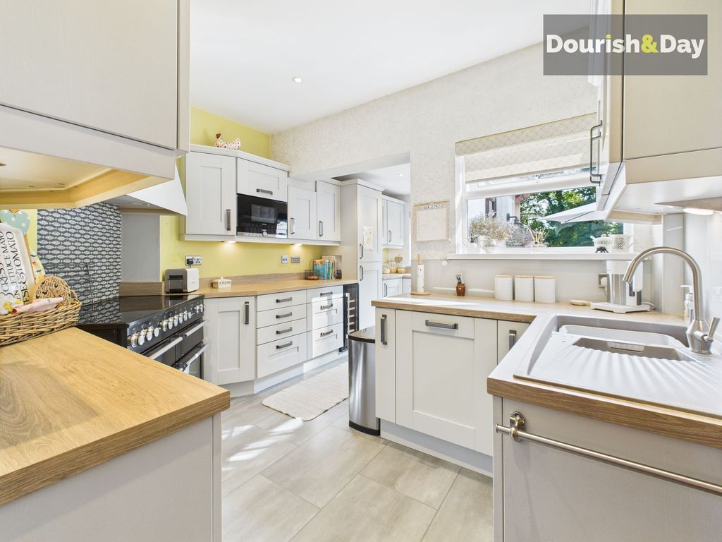 Property photo 2 of 16 Kitchen