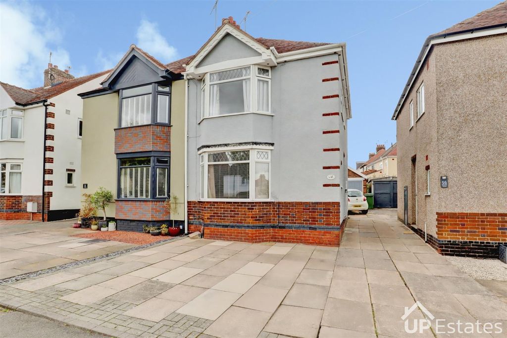 Property photo 1 of 15 Front Aspect