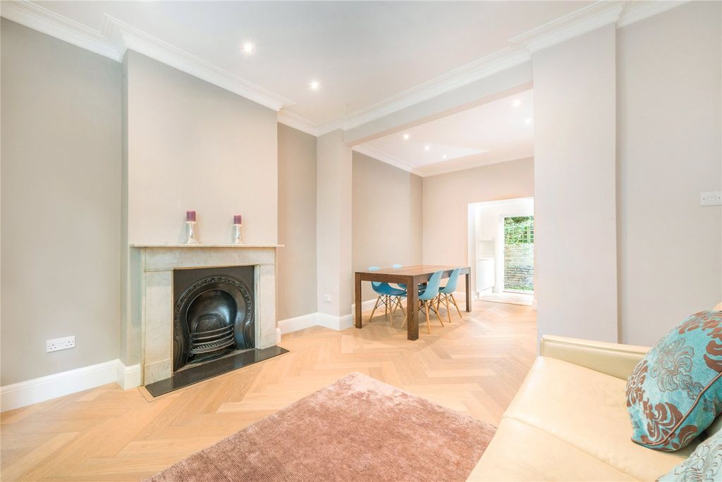 Property photo 2 of 19