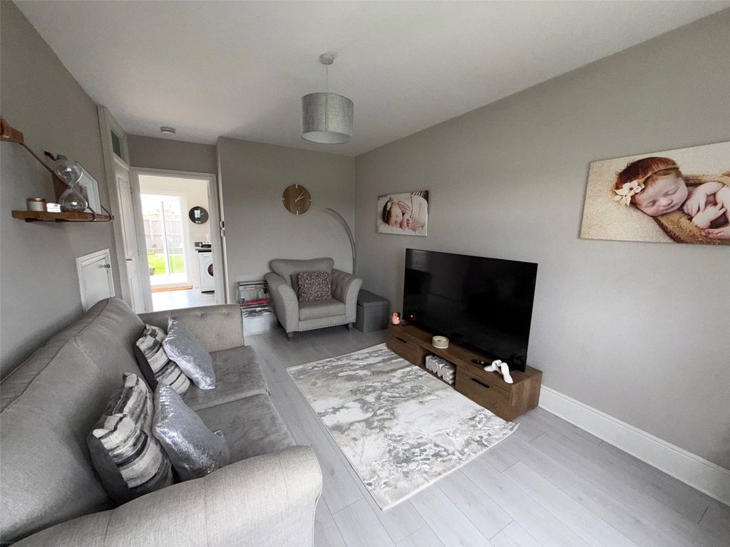 Property photo 2 of 12 Picture No. 03
