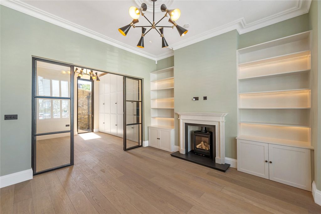 Property photo 2 of 19 Picture No. 30