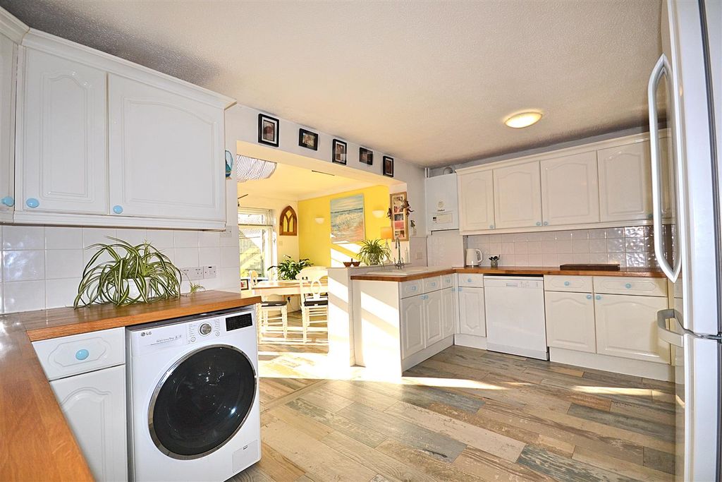 Property photo 3 of 17 13E.Png