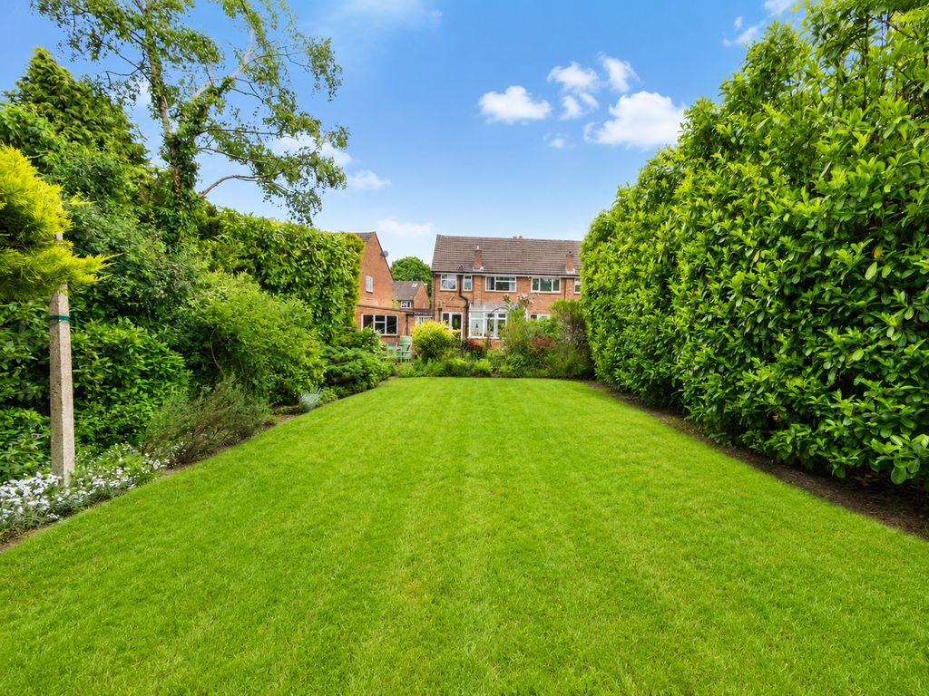 Property photo 3 of 18 Garden