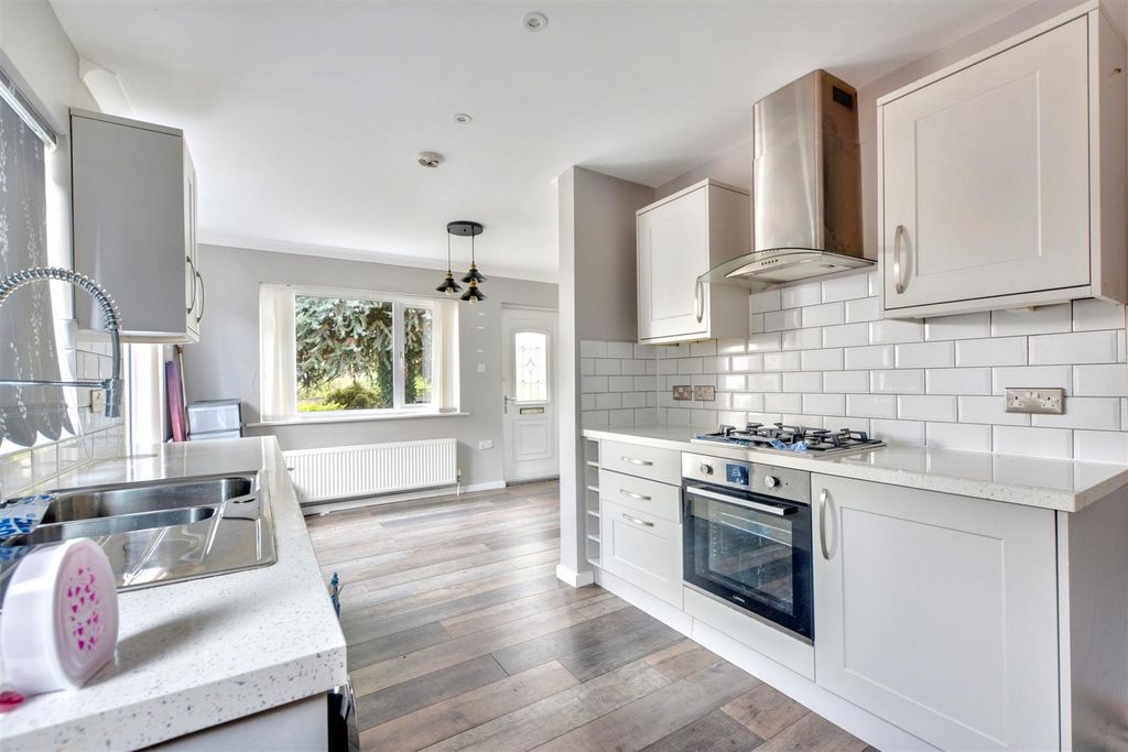 Property photo 2 of 25 Kitchen