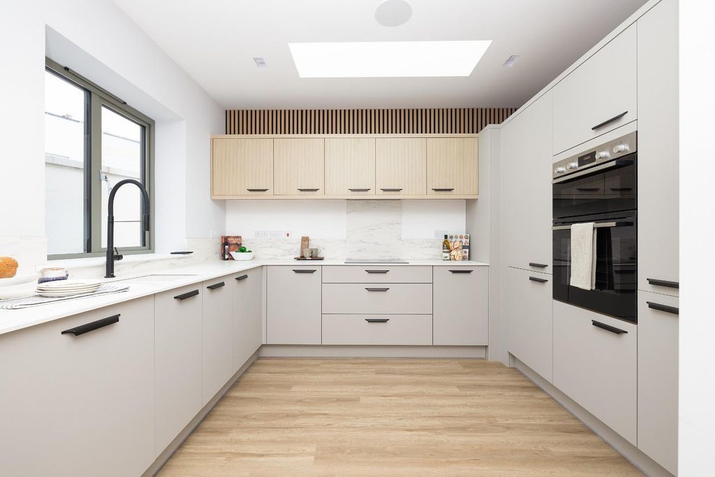 Property photo 1 of 34 CD7A7302.Jpg