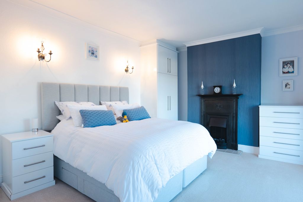 Property photo 3 of 16 Bed 1.Jpg