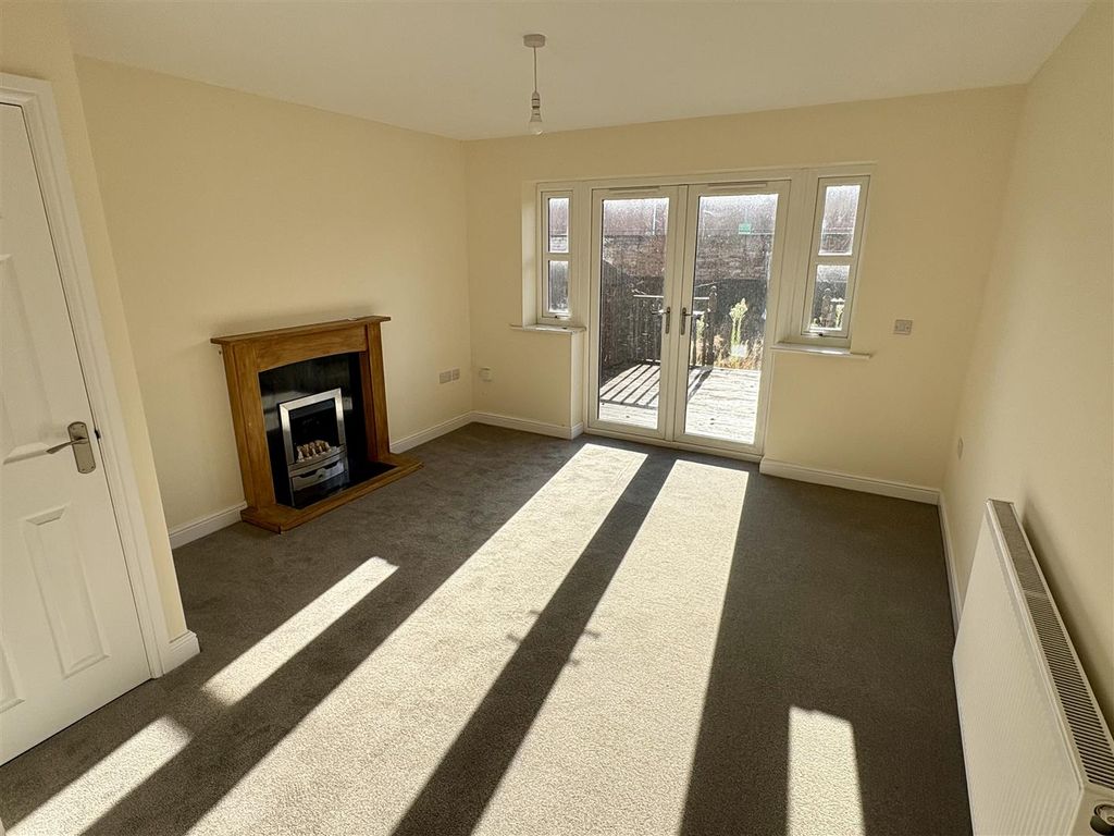 Property photo 3 of 11 3