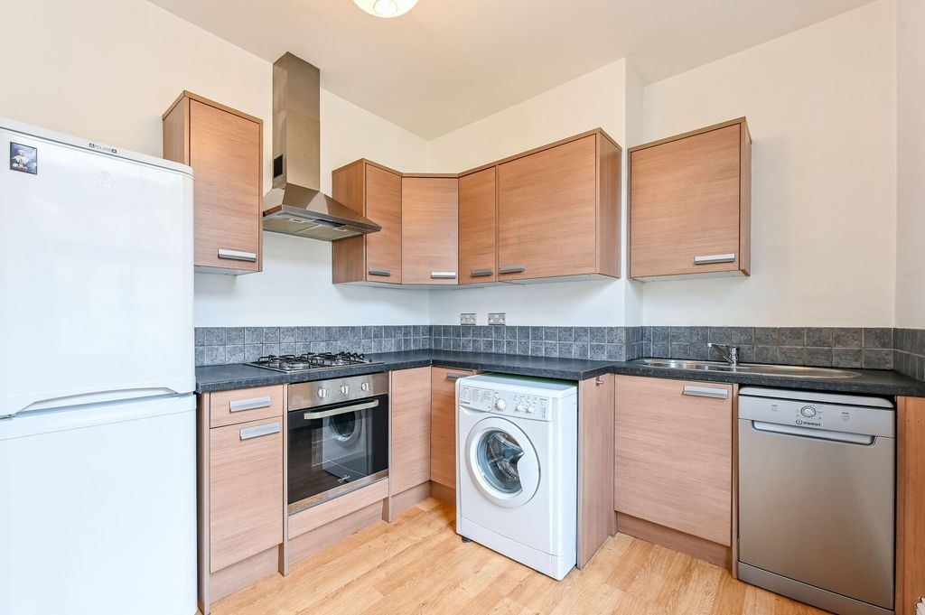 Property photo 1 of 9