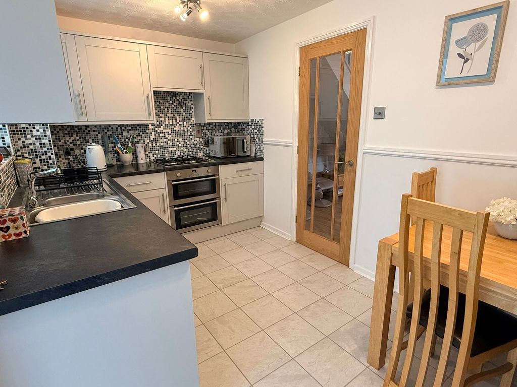 Property photo 3 of 21