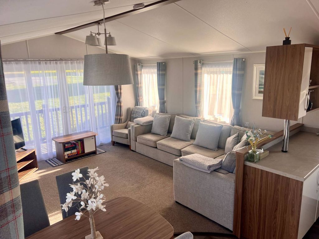 Property photo 3 of 21