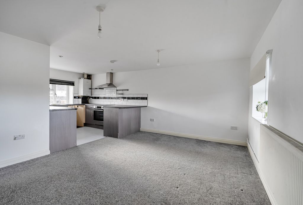 Property photo 3 of 15 1416328-21-69932d...