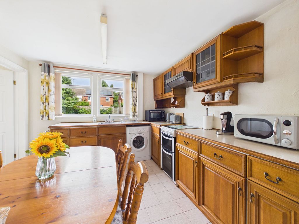 Property photo 3 of 14 Dining Kitchen