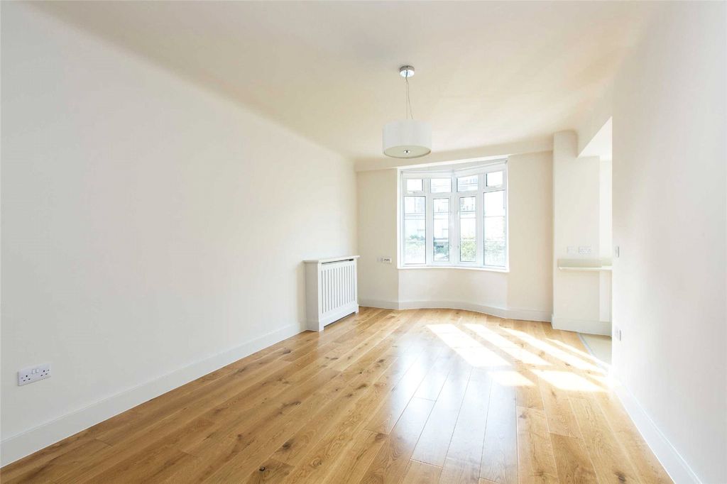 Property photo 3 of 11 Photo 1