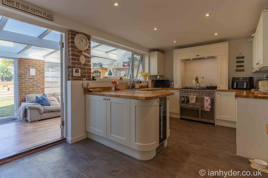 Additional image 7 of 3 bed detached house for saleCairo Avenue, Peacehaven, East Sussex BN10