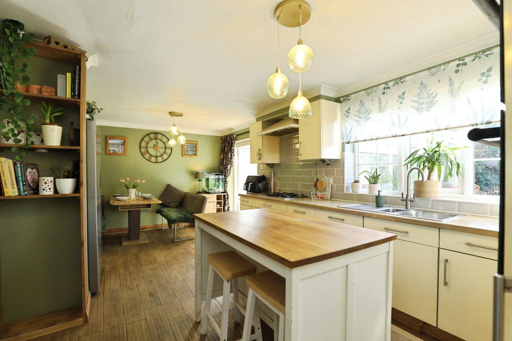 Property photo 2 of 13 Kitchen/Diner