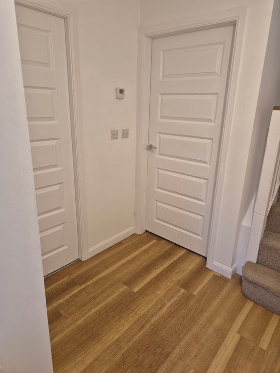 Property photo 3 of 14 Hallway 2