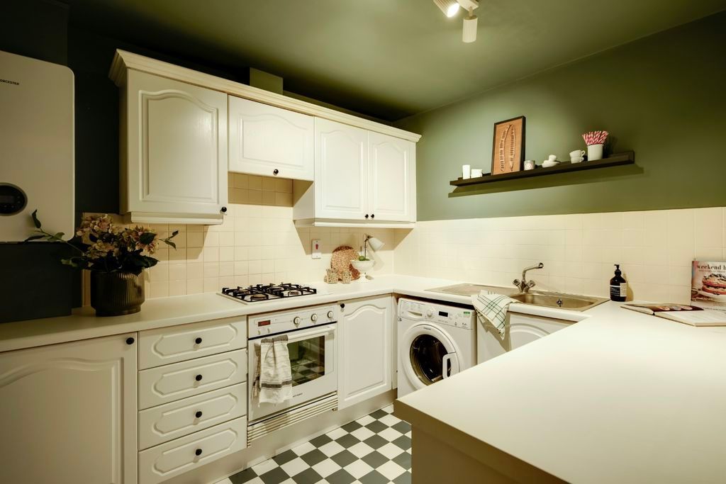 Property photo 3 of 15 Kitchen