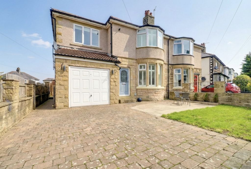 Property photo 1 of 27 Front View Of Property