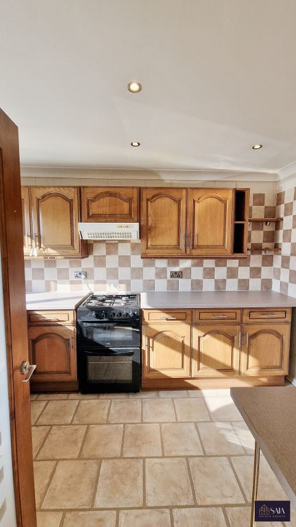 Property photo 3 of 13 Photo 4