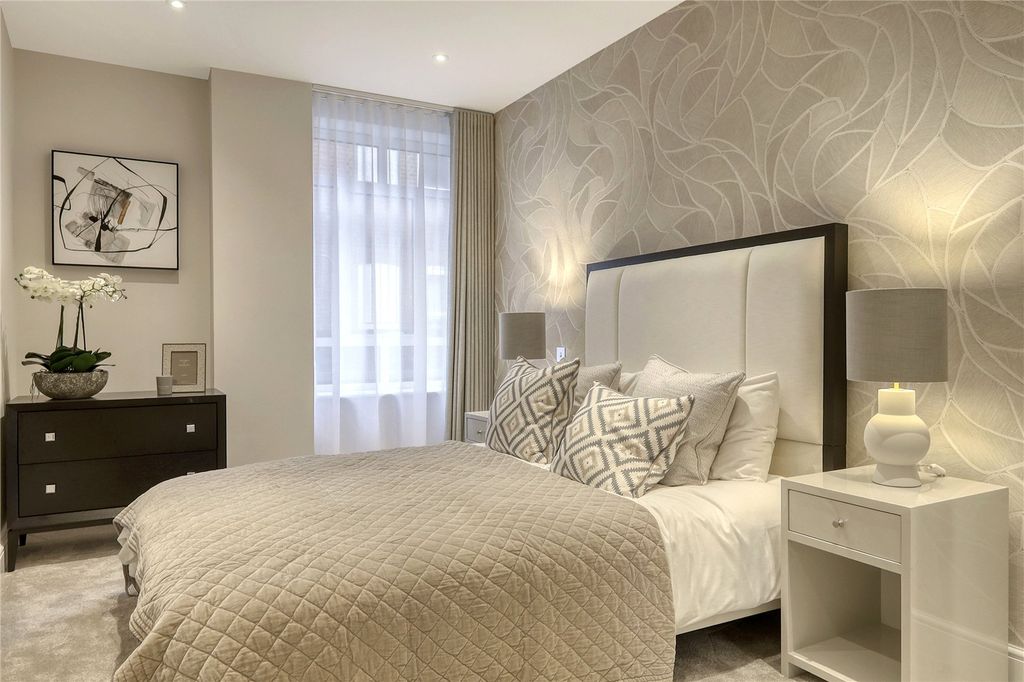 Property photo 3 of 7 Previous Show Home