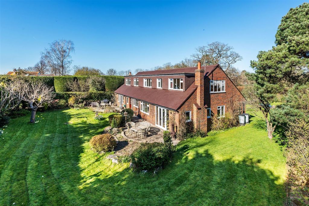 Property photo 2 of 23 Applewood-12.Jpg