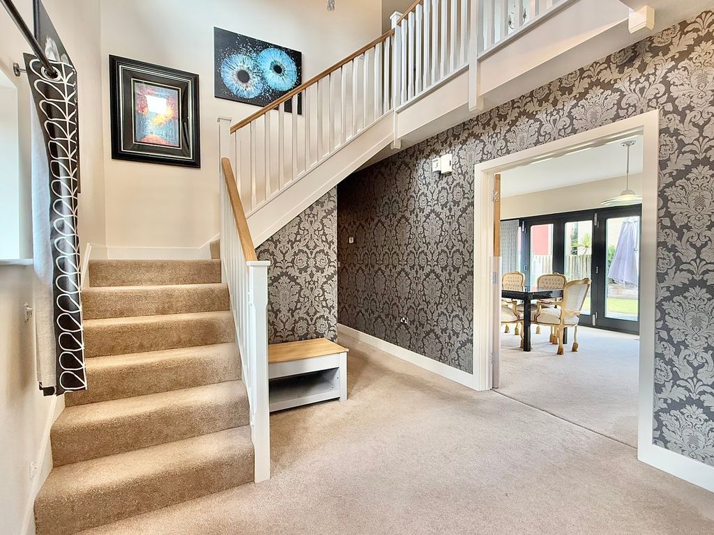 Property photo 2 of 35