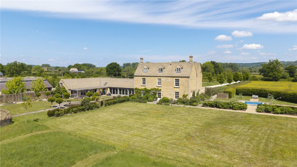 Property photo 1 of 63 Picture No. 35