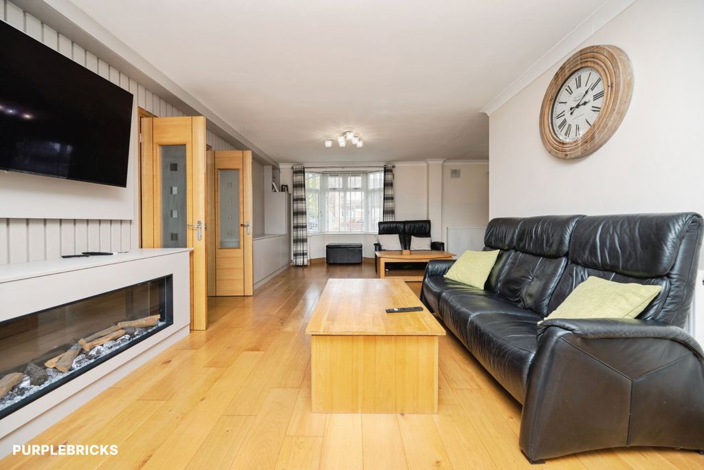 Property photo 3 of 30