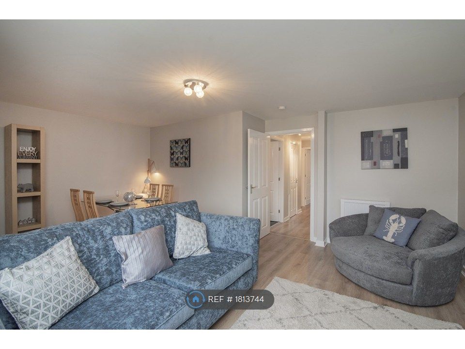 Property photo 3 of 28