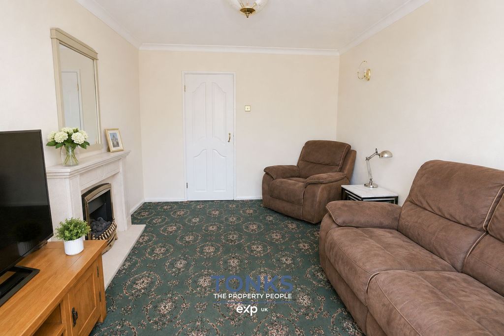 Property photo 3 of 23