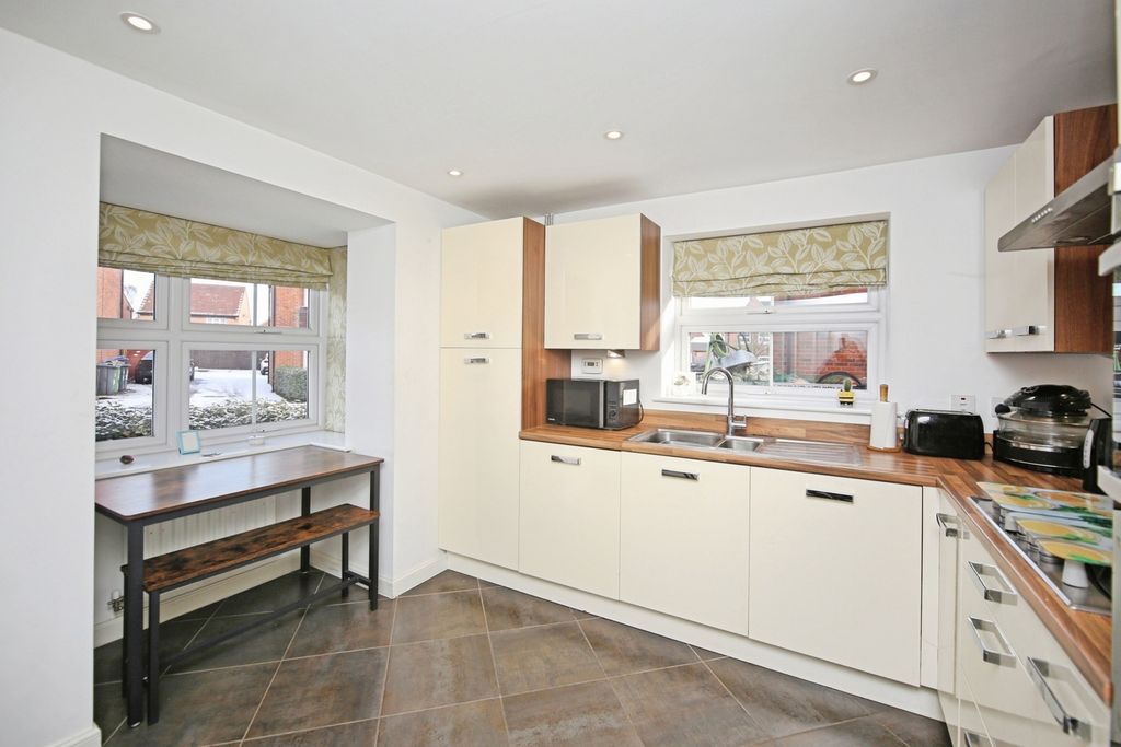 Property photo 2 of 17 Pbox-Img.Jpg